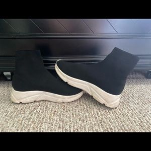 Steve Madden Taffey High Top Shoe